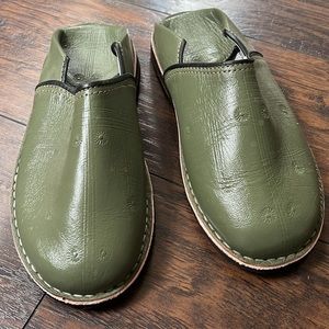 Italian leather slipper